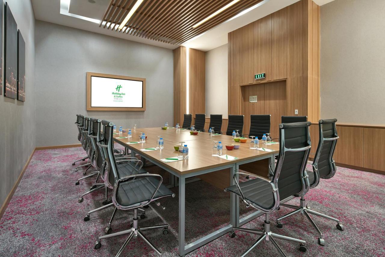 Holiday Inn & Suites Saigon Airport By Ihg Ho Chi Minh City Exterior photo