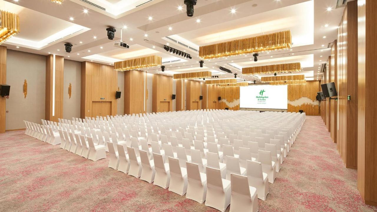 Holiday Inn & Suites Saigon Airport By Ihg Ho Chi Minh City Exterior photo