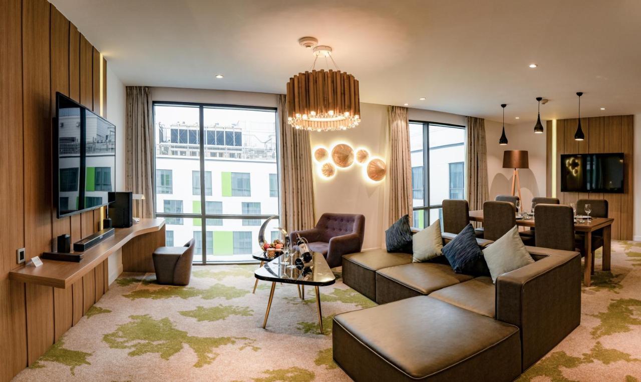 Holiday Inn & Suites Saigon Airport By Ihg Ho Chi Minh City Exterior photo