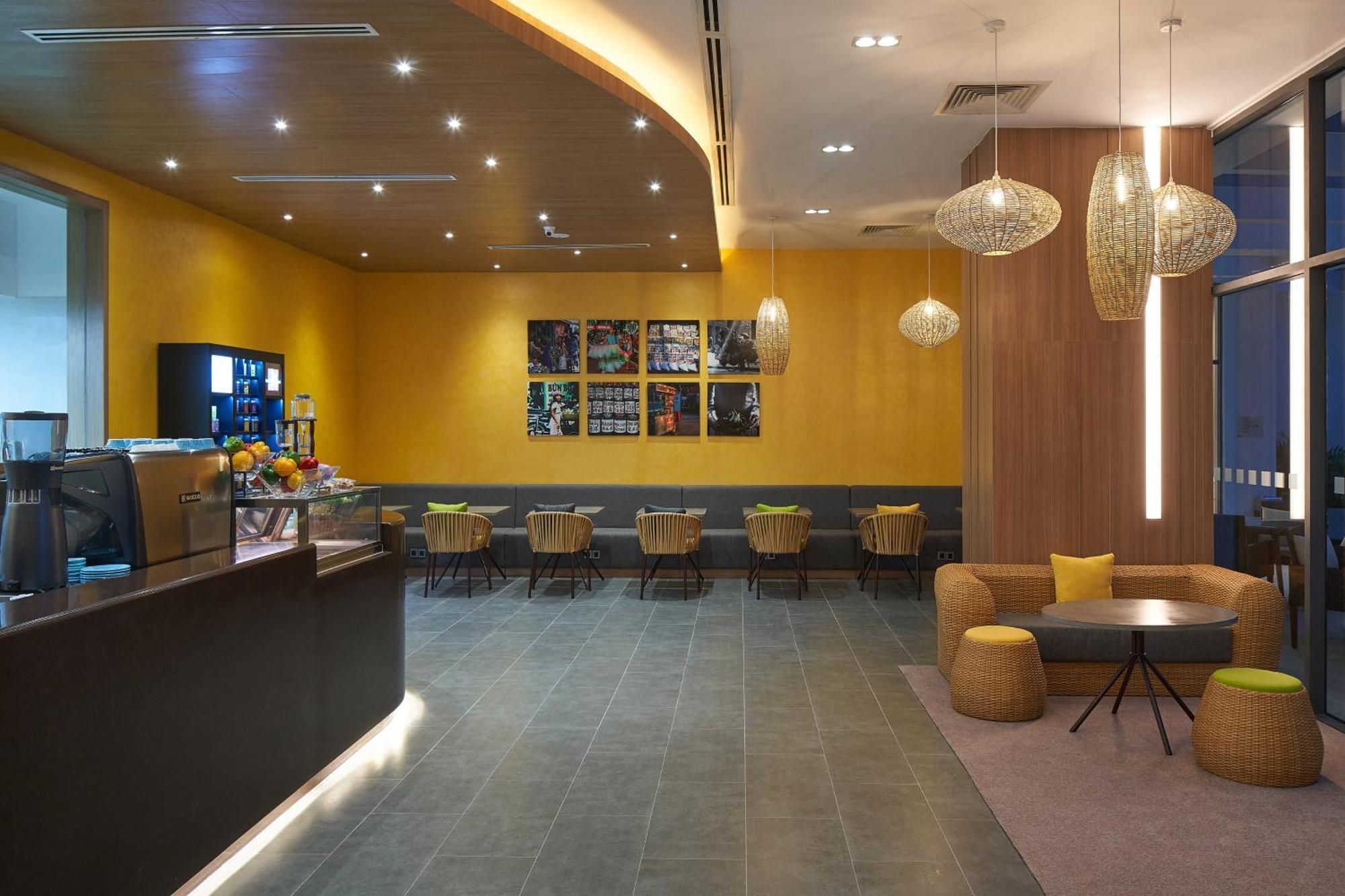 Holiday Inn & Suites Saigon Airport By Ihg Ho Chi Minh City Exterior photo